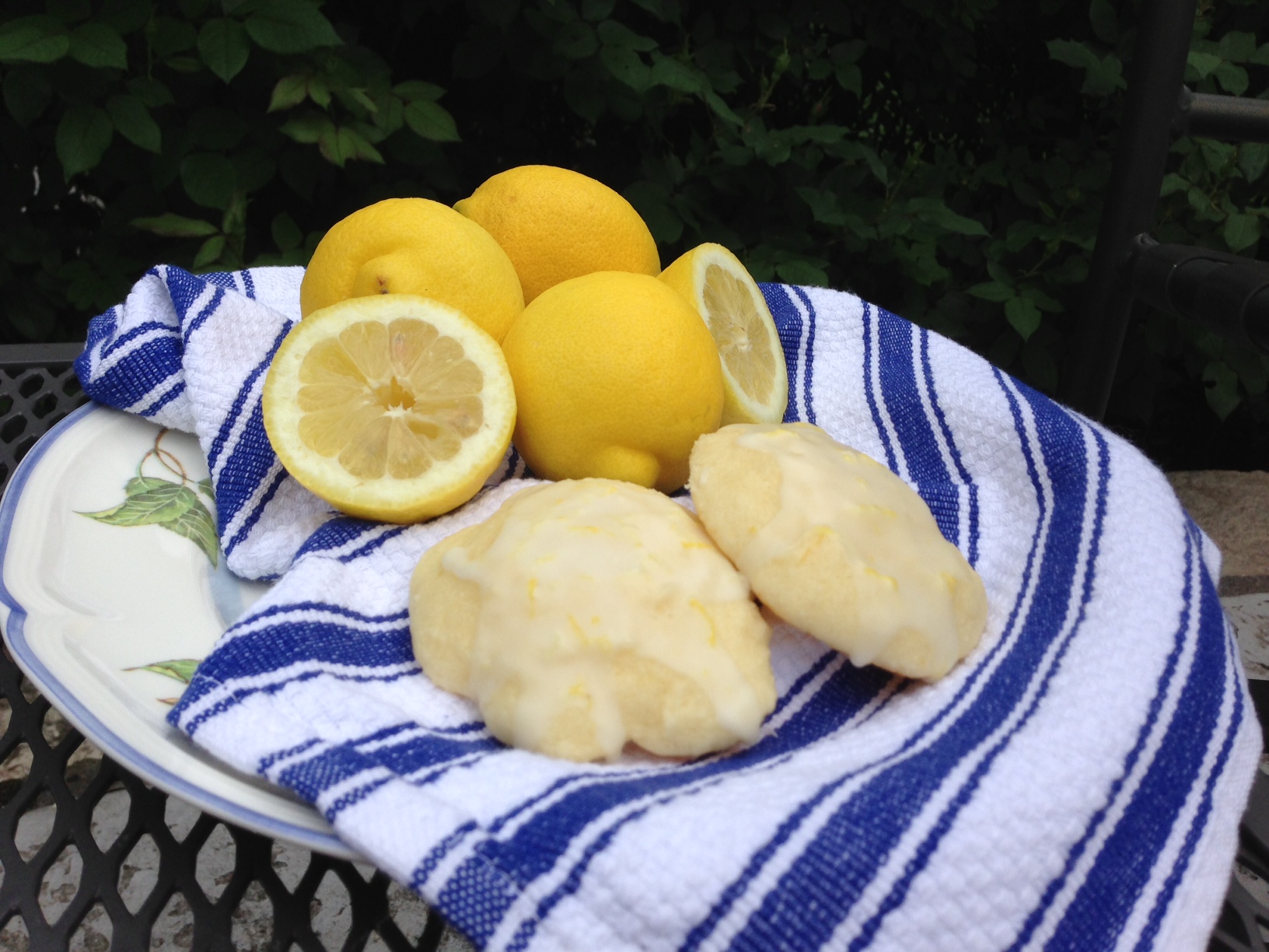 Lemon Ricotta Cookies | chezcateylou.com