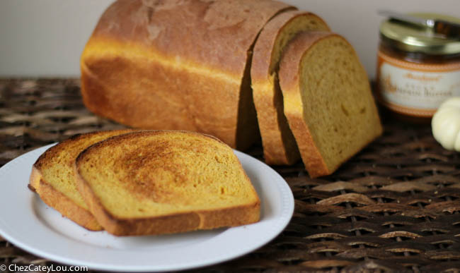 Pumpkin Yeast Bread | chezcateylou.com #pumpkin #recipe
